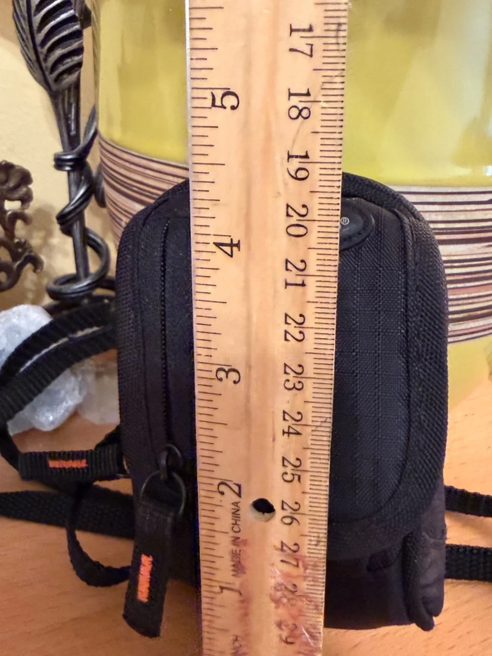 Lowepro Camera Bag Small Zip Pockets Black Shoulder Strap ELPH Coolpix Powershot